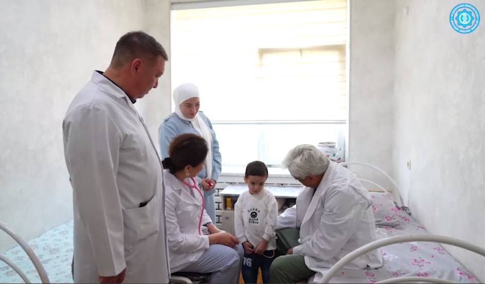 В Узбекистане впервые провели уникальную операцию и спасли жизнь ребенку